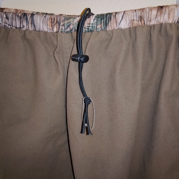 Mad Dog Gear Size L Brown Hunting Pants with Carhartt Brown Beanie - Picture 3 of 10